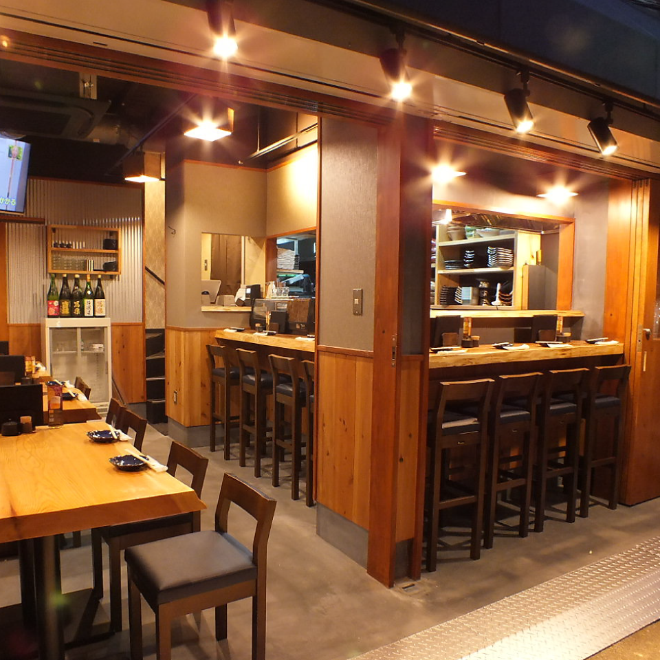 炭焼きBAR 心 ~COCORO~ 梅田本店店内写真NO.2