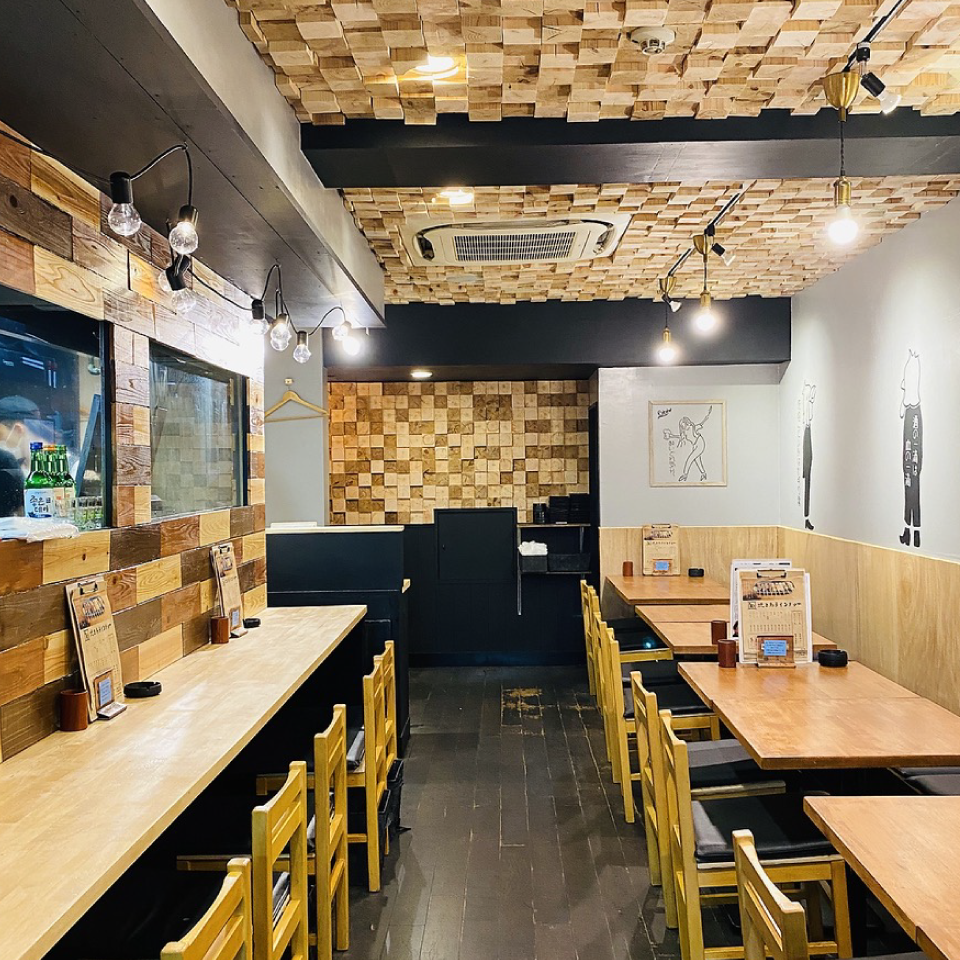 炭焼きBAR 心 ~COCORO~ 梅田東通り店店内写真NO.3