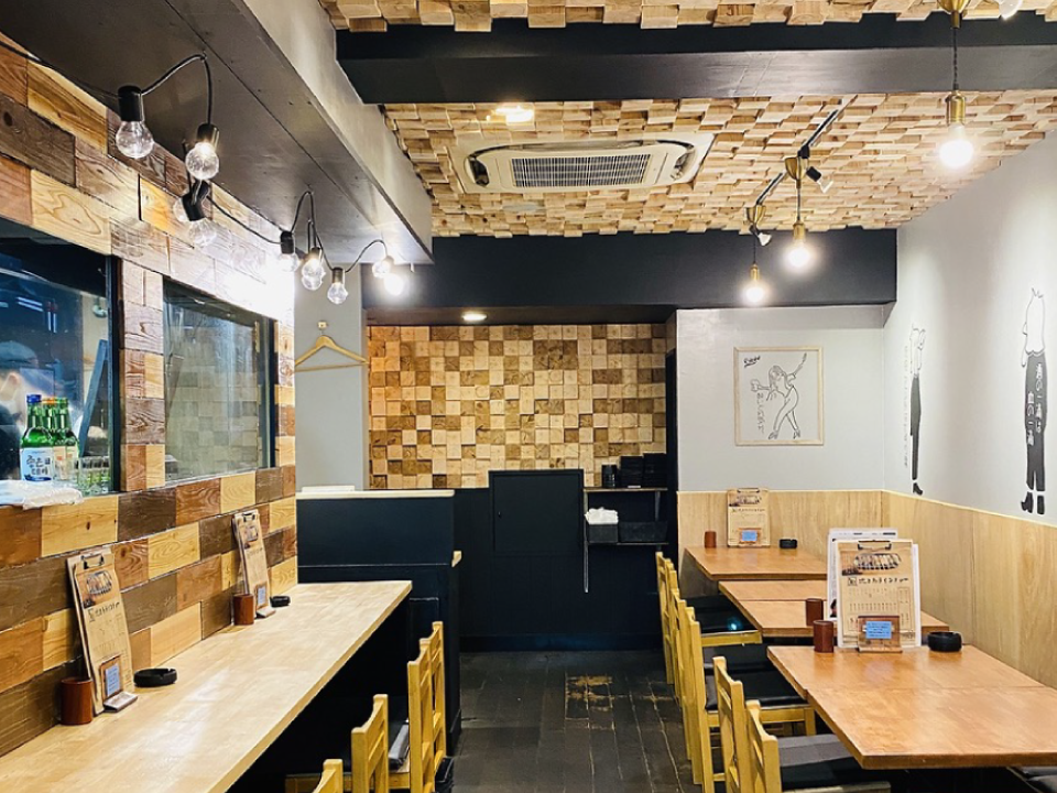 炭焼きBAR 心 ~COCORO~ 梅田東通り店の店内写真